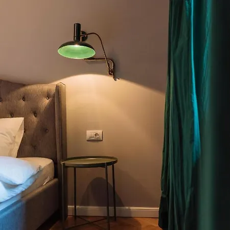 Brezoianu Spacious Flat Appartamento *
