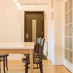 아파트 Brezoianu Spacious Flat