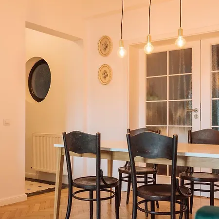 Apartment Brezoianu Spacious Flat Bucharest