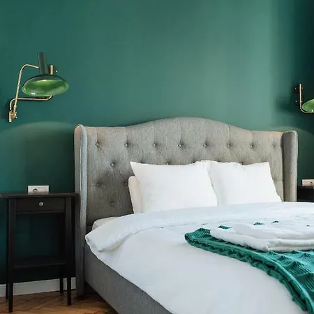 Brezoianu Spacious Flat דירה