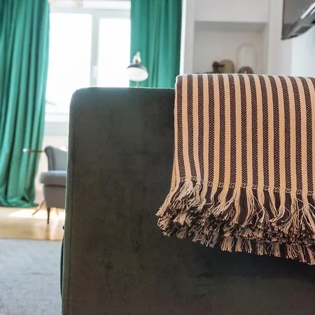 Brezoianu Spacious Flat *