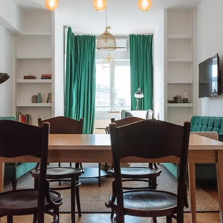 Brezoianu Spacious Flat Appartamento