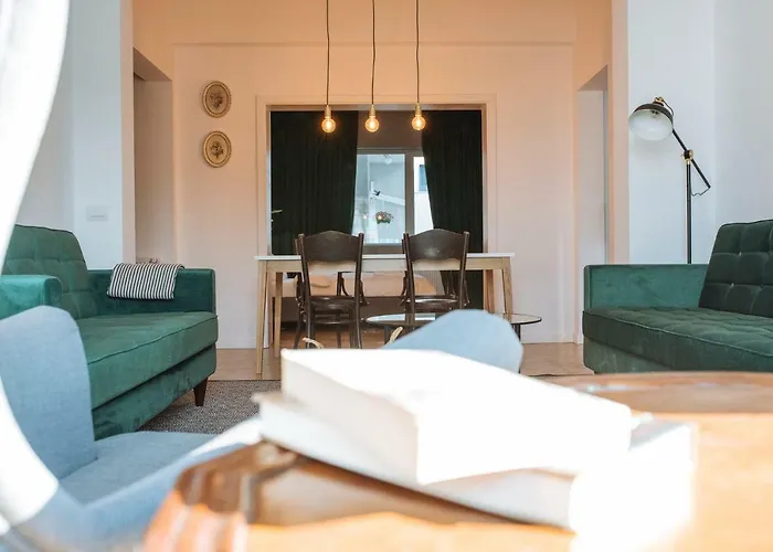 Daire Brezoianu Spacious Flat Bükreş