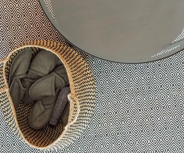 Brezoianu Spacious Flat *