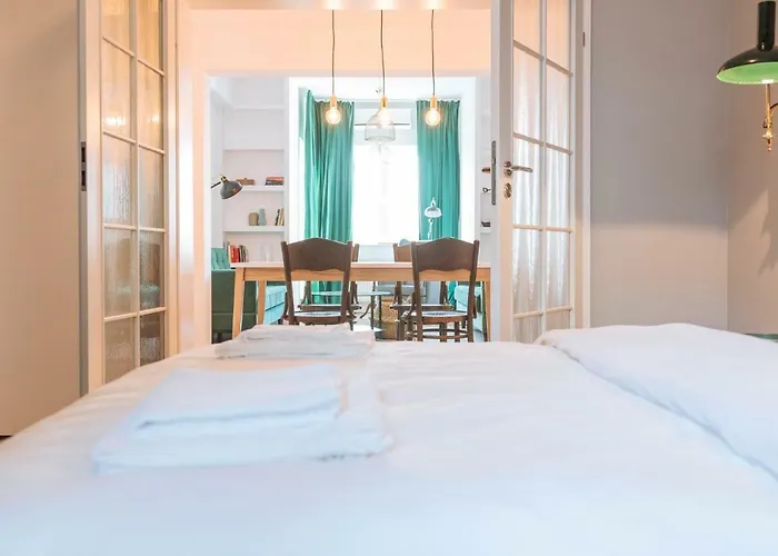 Brezoianu Spacious Flat *