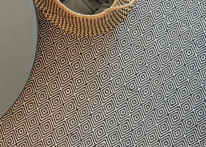 アパート Brezoianu Spacious Flat ブカレスト