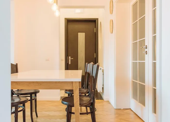 アパート Brezoianu Spacious Flat