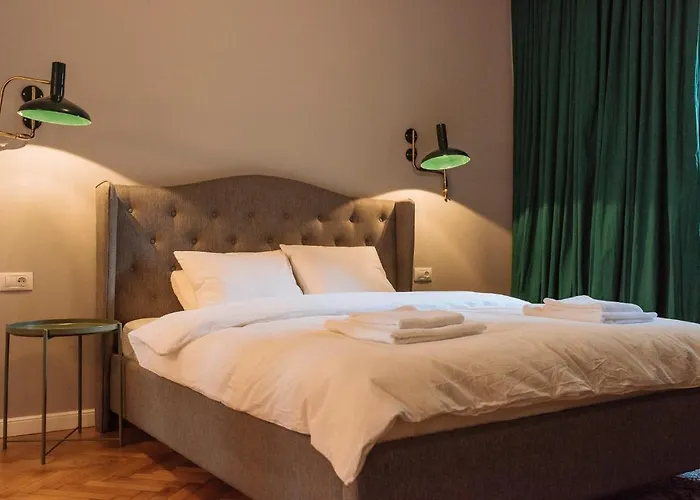 Brezoianu Spacious Flat Daire Bükreş