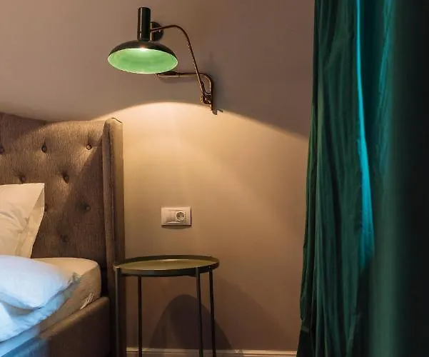 Brezoianu Spacious Flat Apartman *