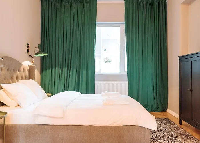 アパート Brezoianu Spacious Flat ブカレスト