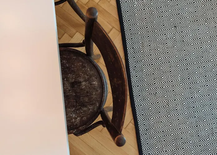 Brezoianu Spacious Flat Daire