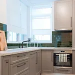 Brezoianu Spacious Flat 公寓