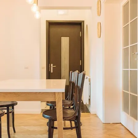 Apartmán Brezoianu Spacious Flat