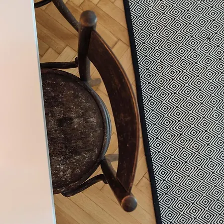 Brezoianu Spacious Flat Апартаменты